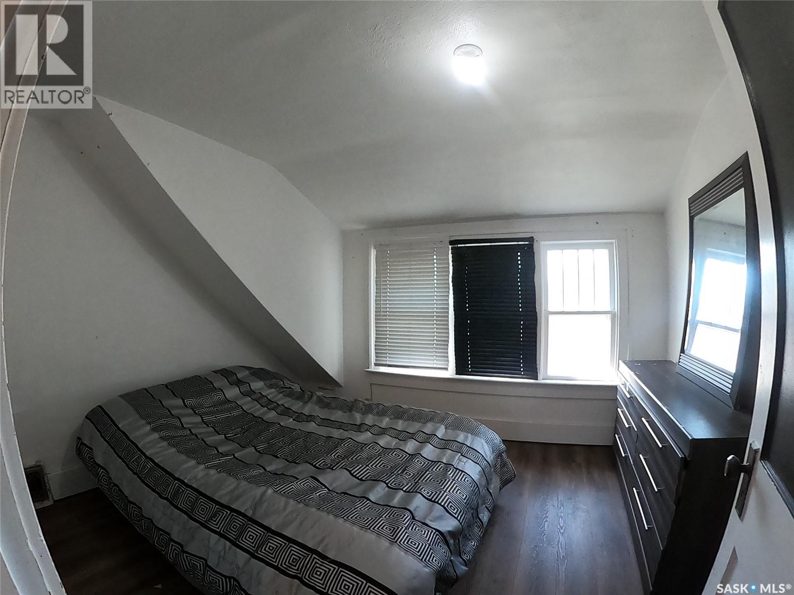 564 1st STREET W - 21