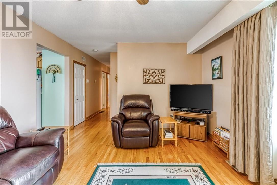 93 St. Joseph Street - 18