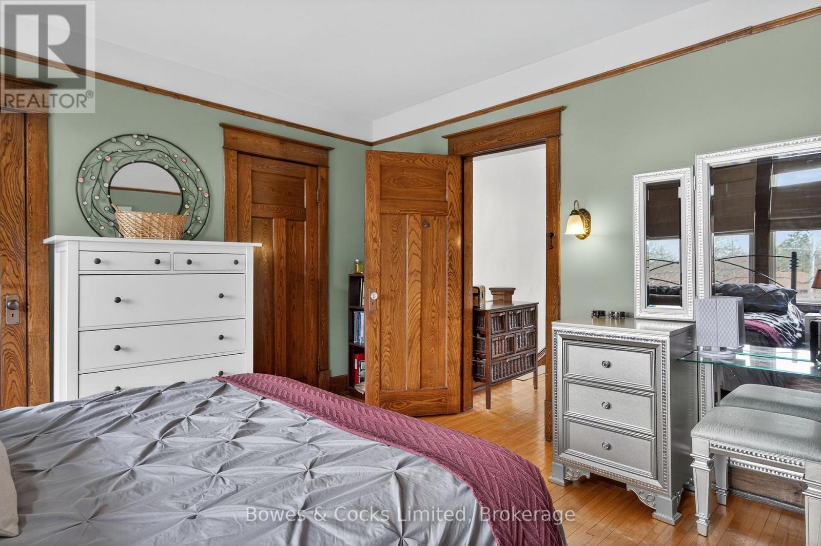 270 WILLIAM STREET N - 22