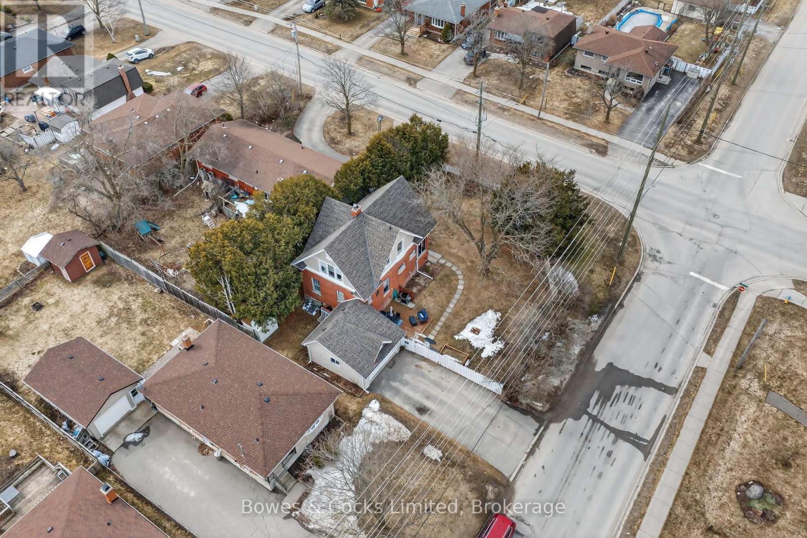 270 WILLIAM STREET N - 46