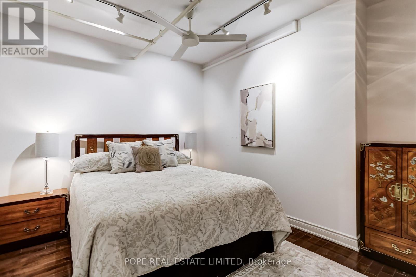 #202 384 SUNNYSIDE AVENUE - Image 33