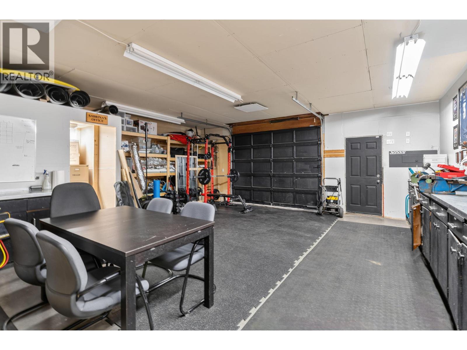 1863 Cathy Avenue - 33
