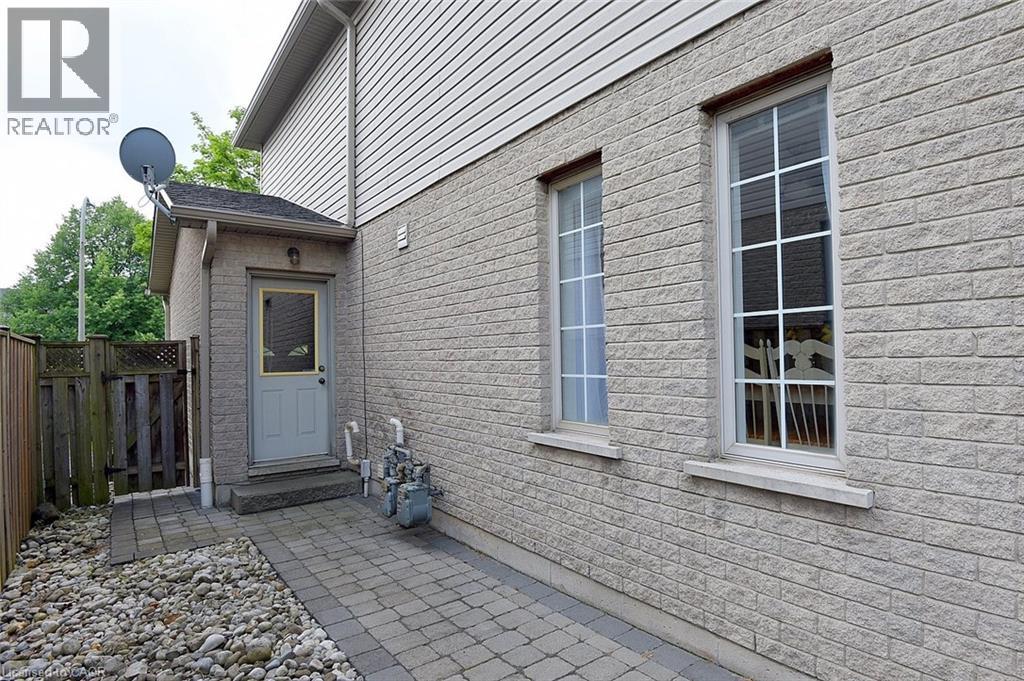 121 FOXBOROUGH Drive - Image 42