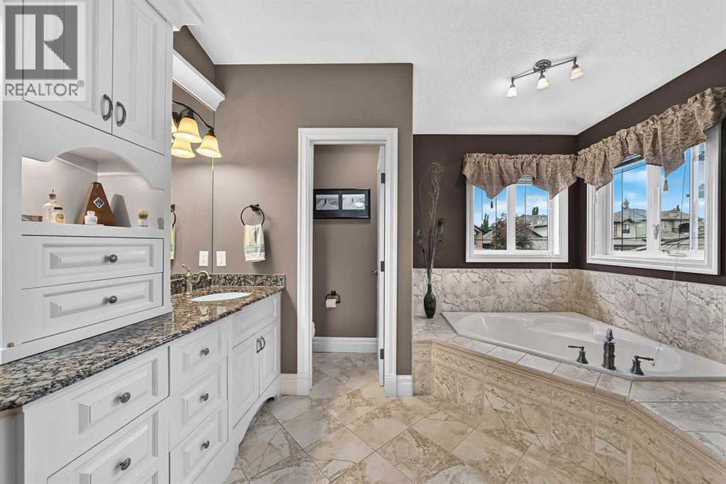 18 Royal Ridge Link NW - 26