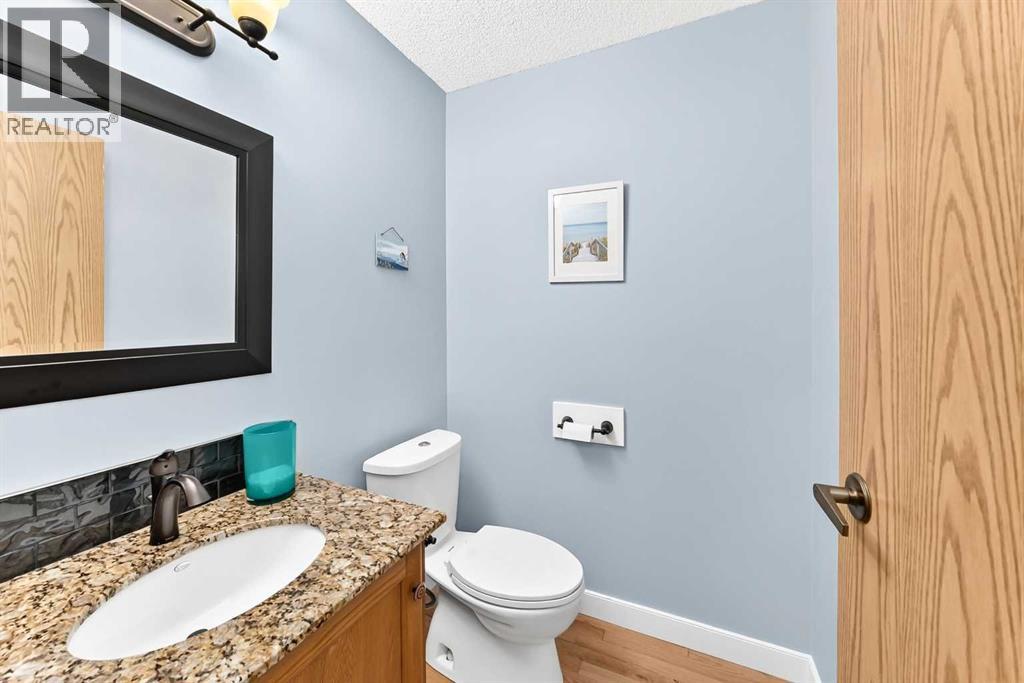 #3 185 Woodridge Drive SW - 23