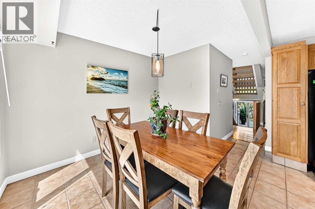 #3 185 Woodridge Drive SW - 18