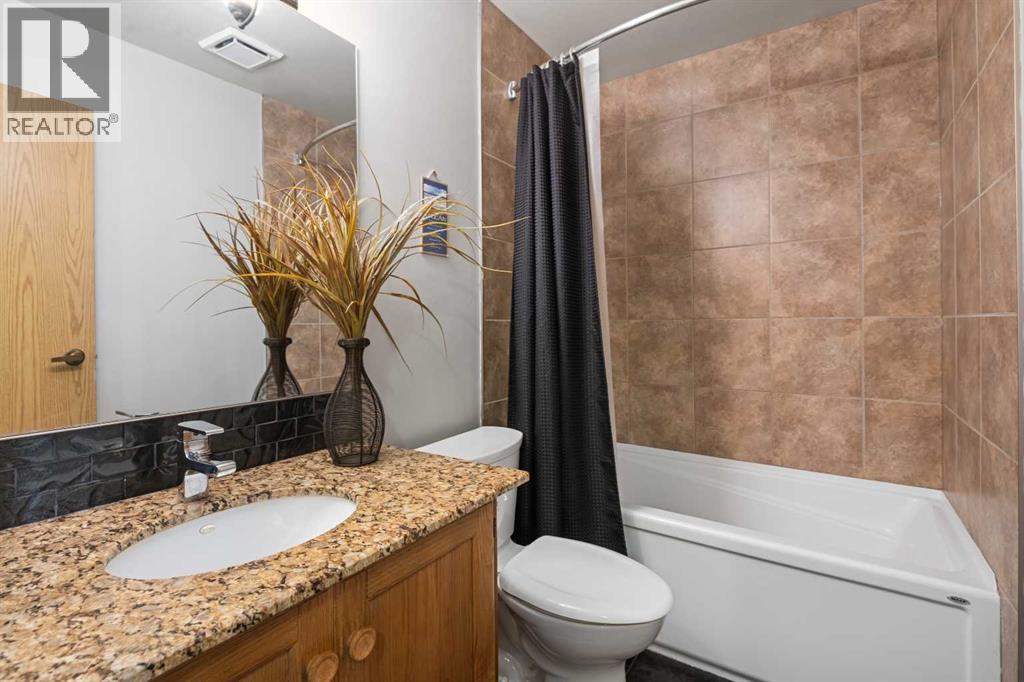 #3 185 Woodridge Drive SW - 36