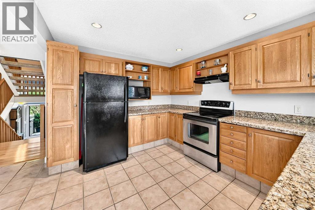 #3 185 Woodridge Drive SW - 21