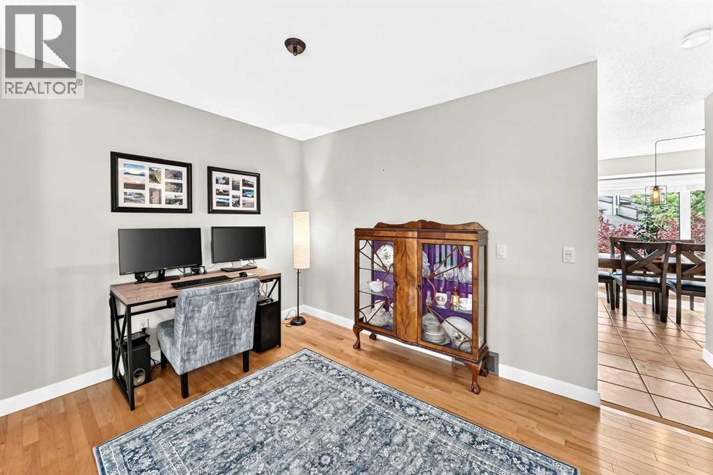 #3 185 Woodridge Drive SW - 14