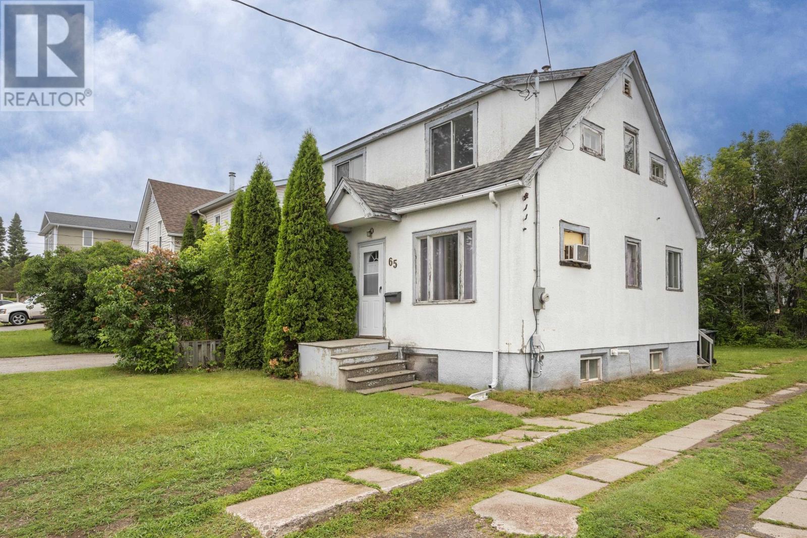 65 Kenogami Ave. N. - 2