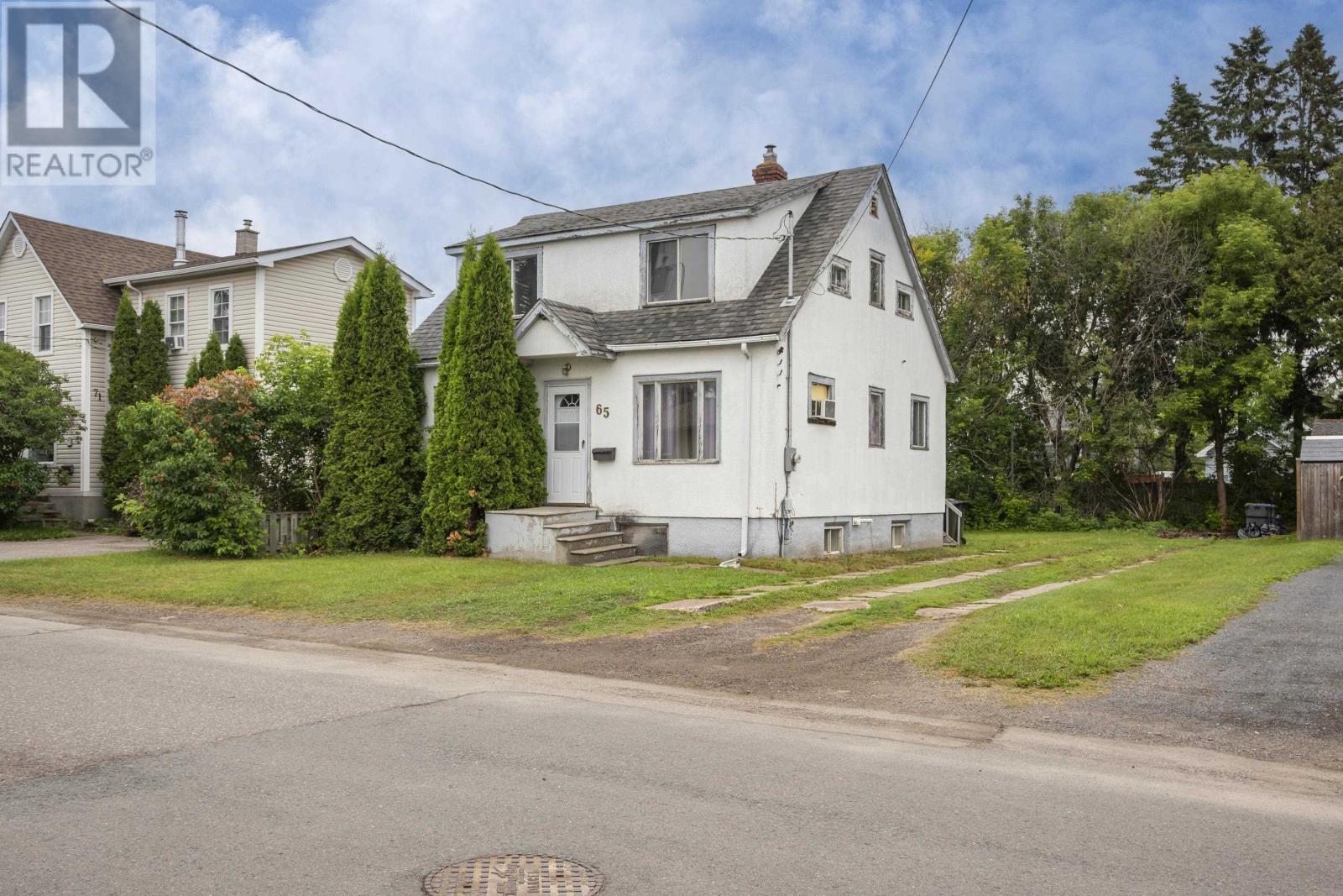 65 Kenogami Ave. N. - 3