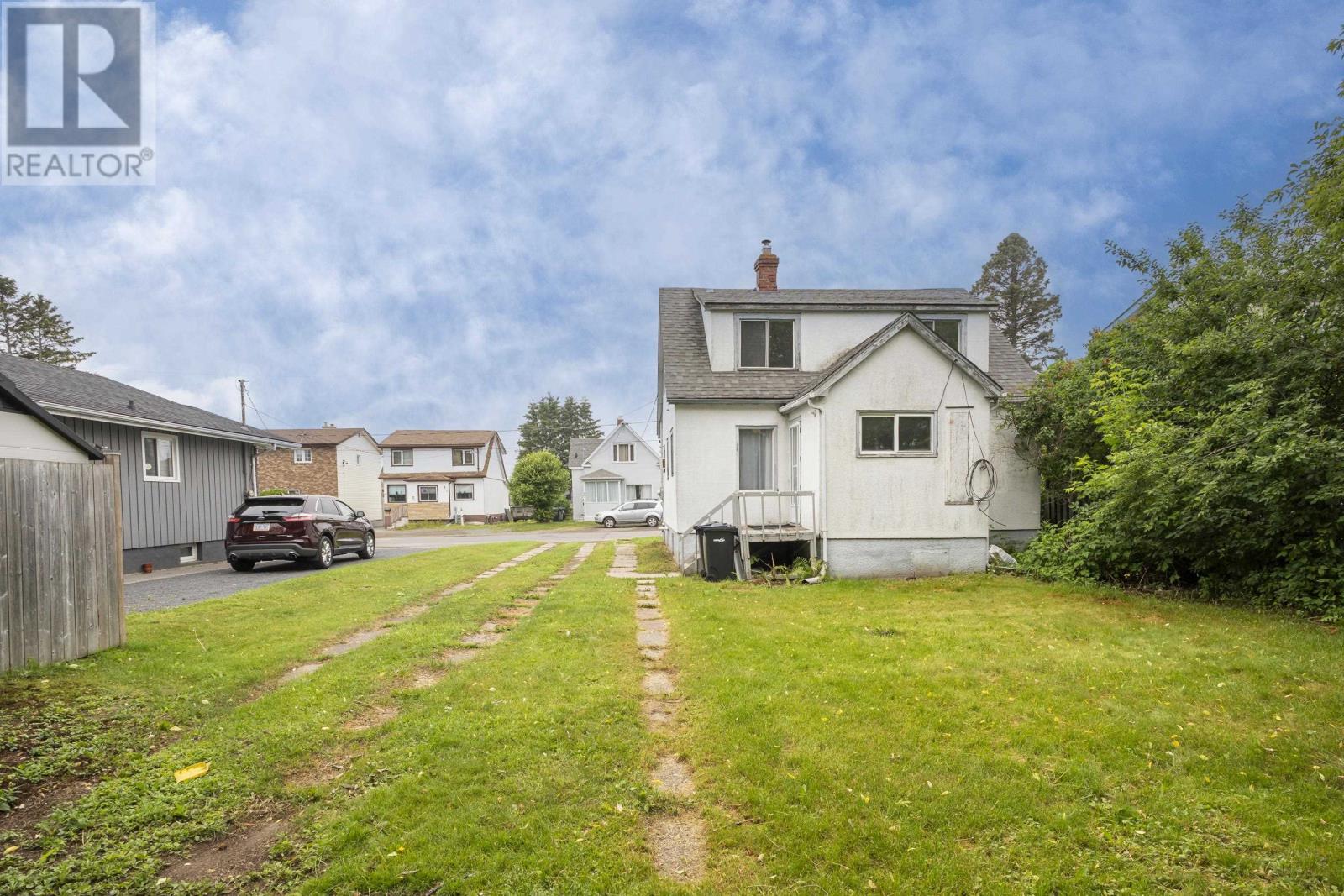 65 Kenogami Ave. N. - 7