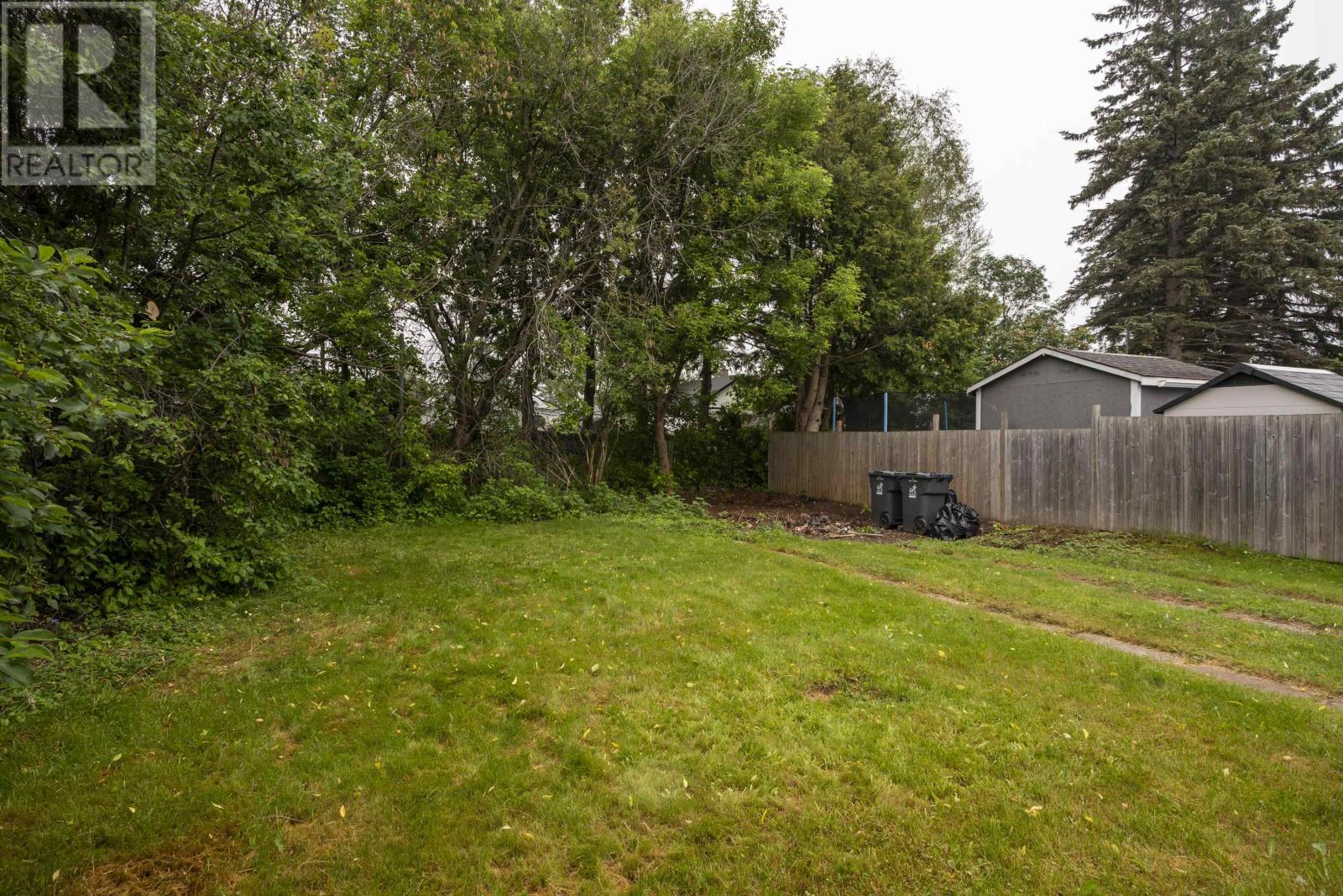 65 Kenogami Ave. N. - 9