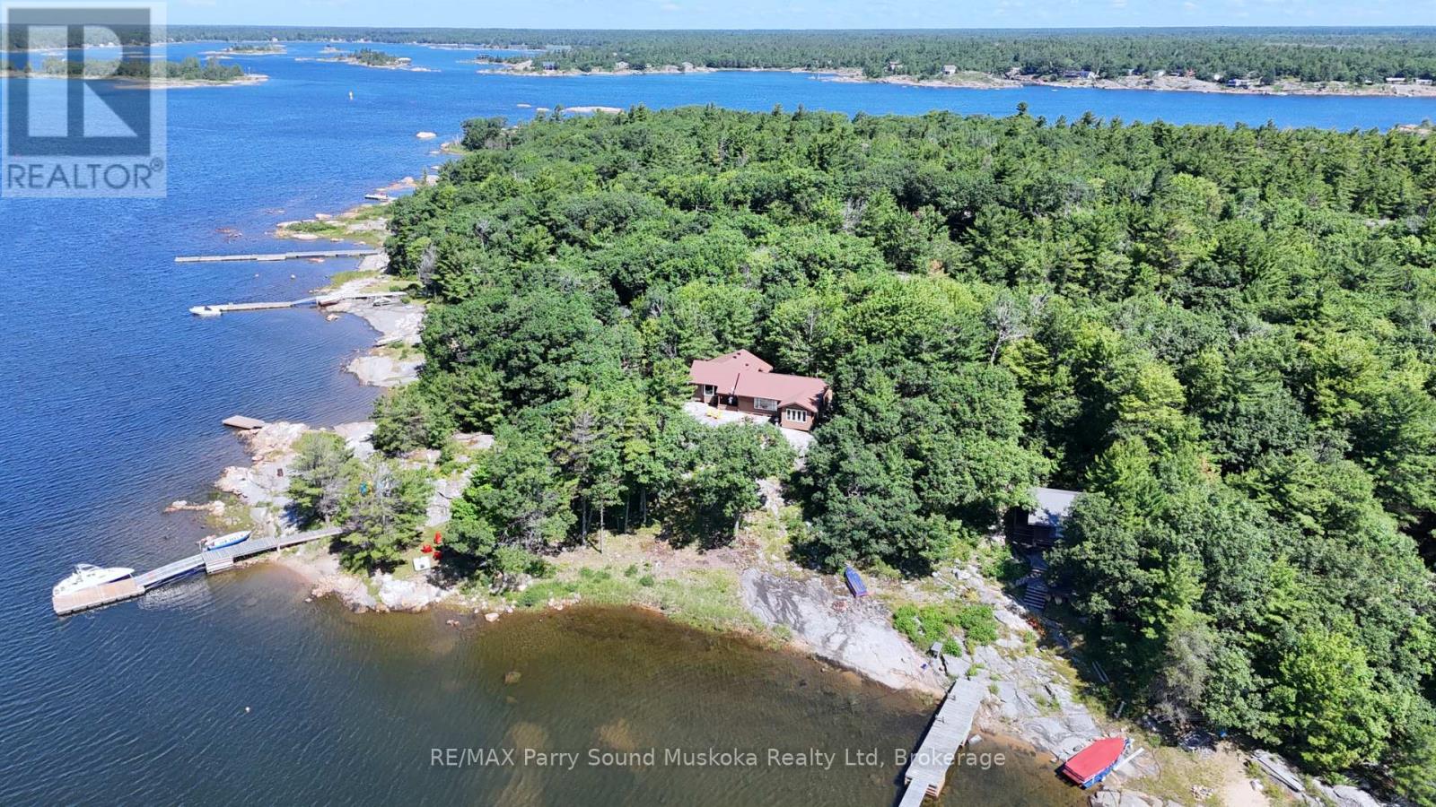 16 ISLAND 264C ISLAND - 3