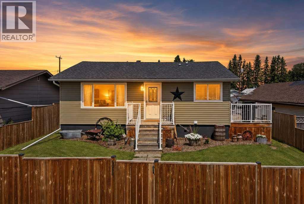 5028 48 Avenue - 1