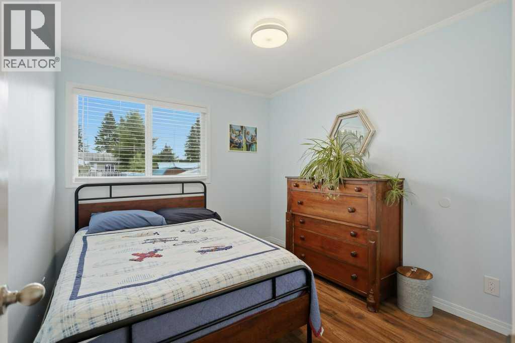 5028 48 Avenue - 17