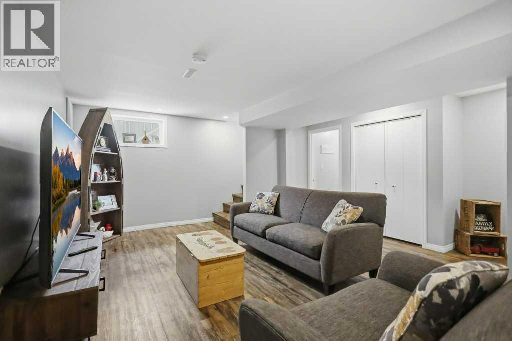 5028 48 Avenue - 29
