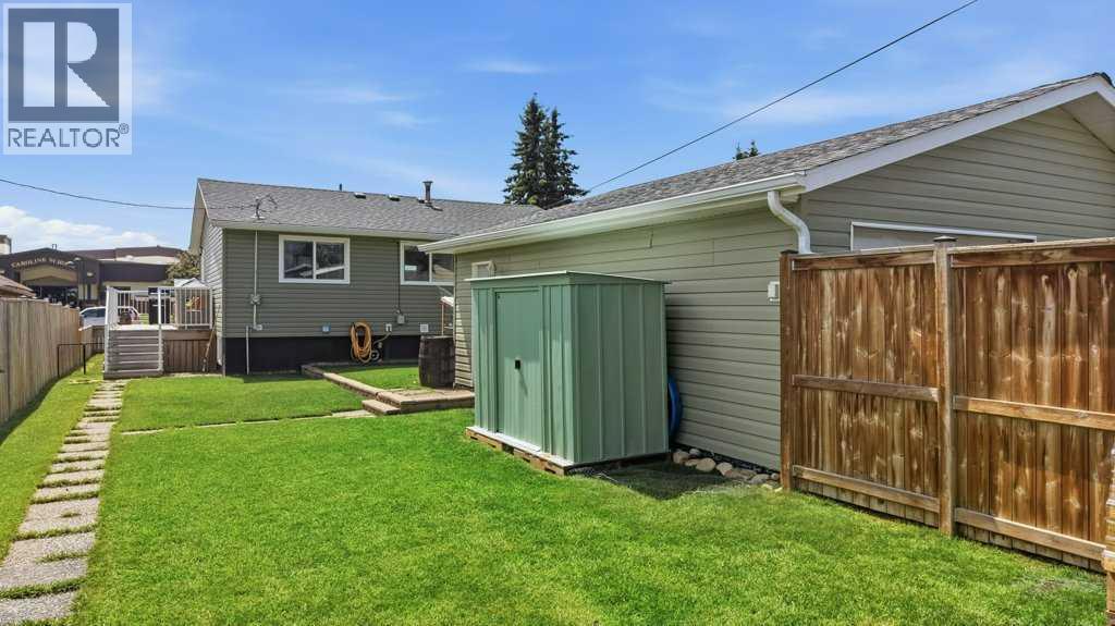 5028 48 Avenue - 37