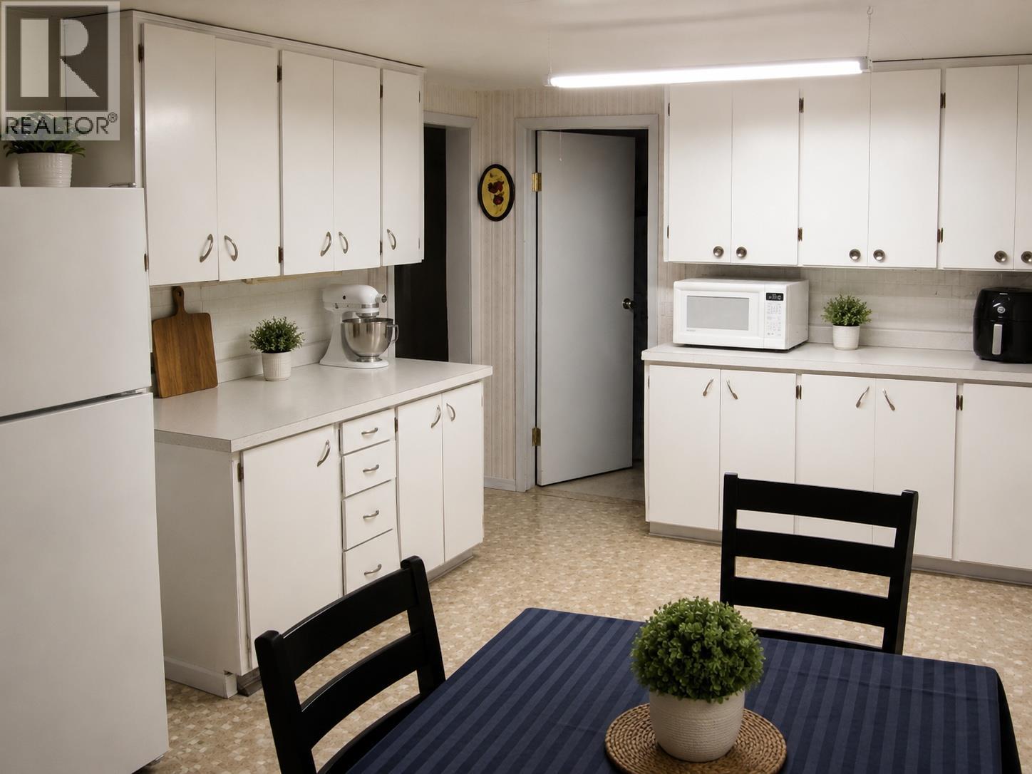 398 Marguerite Avenue - 2