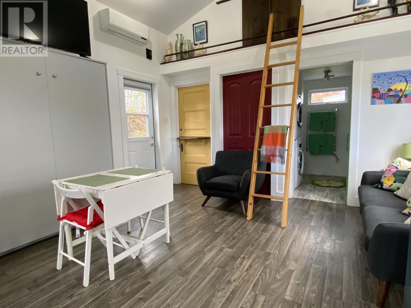 52 Wolfe Street - 10