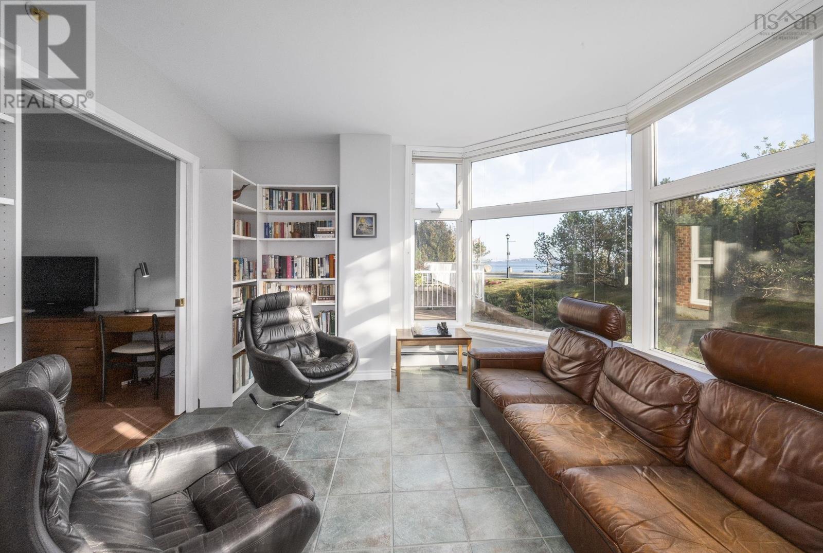 #106 99 Waterfront Drive - 10