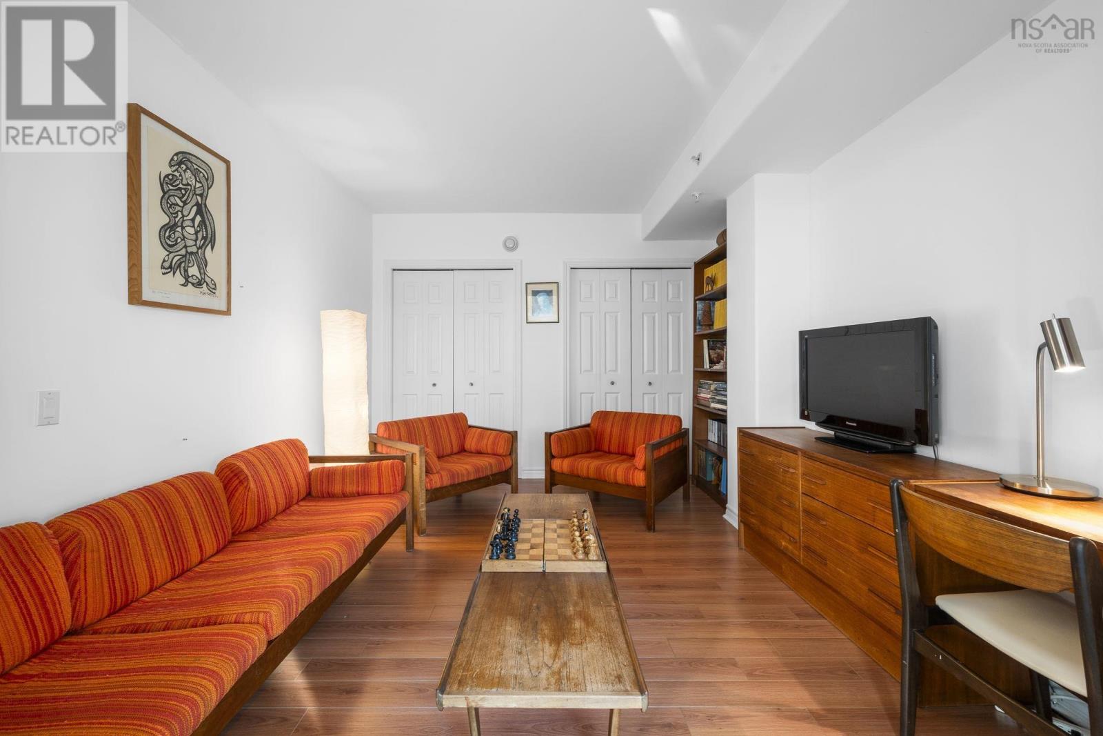 #106 99 Waterfront Drive - 27