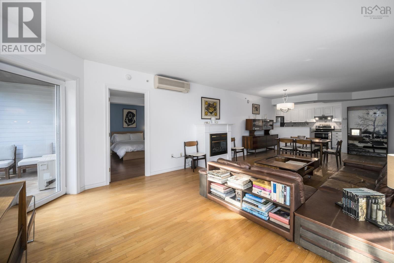 #106 99 Waterfront Drive - 32