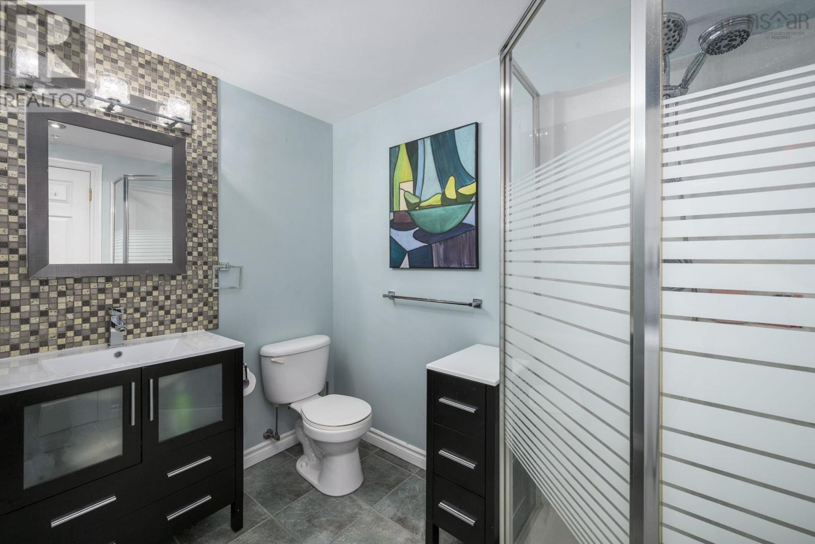 #106 99 Waterfront Drive - 31
