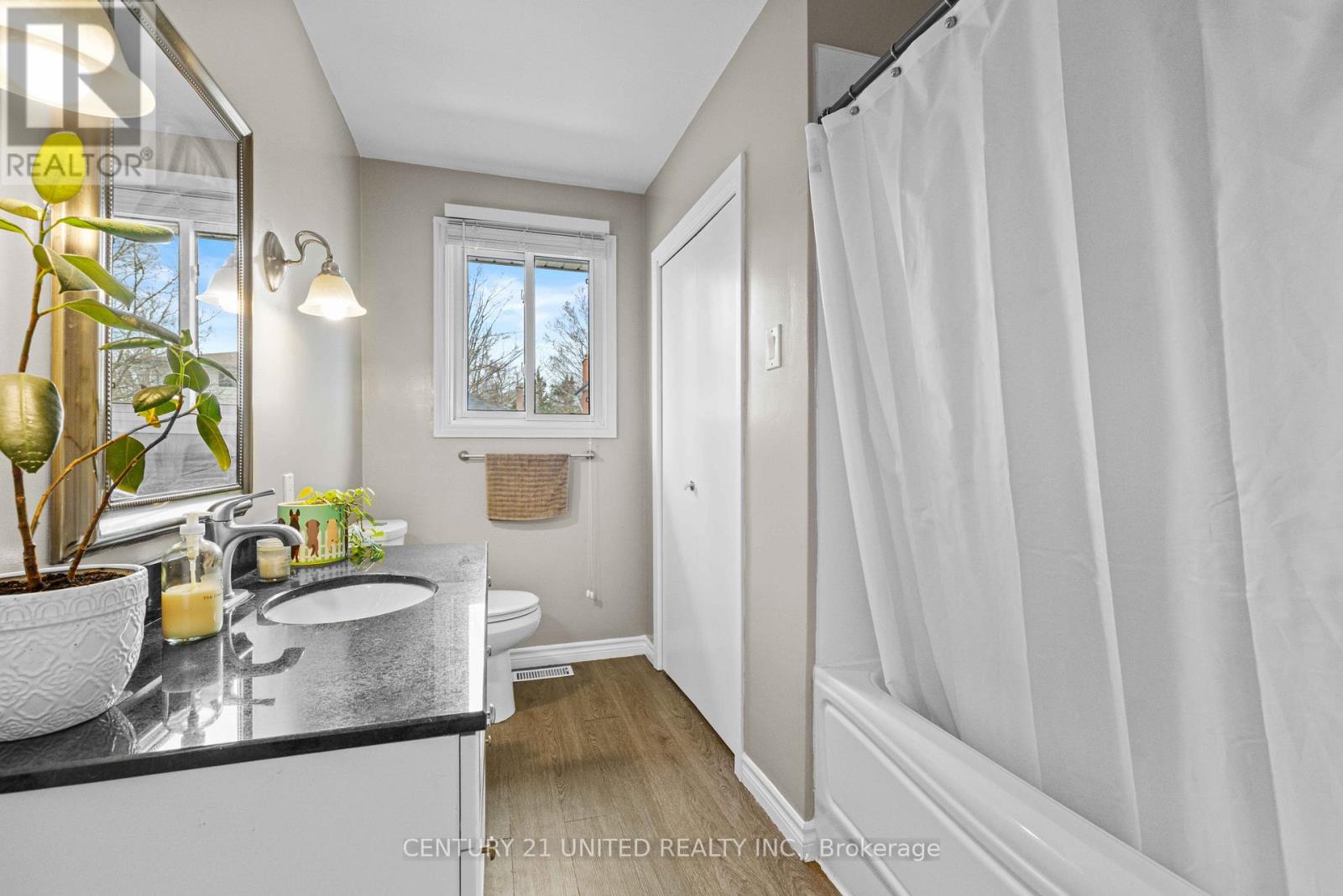 1277 OLYMPUS AVENUE - 24