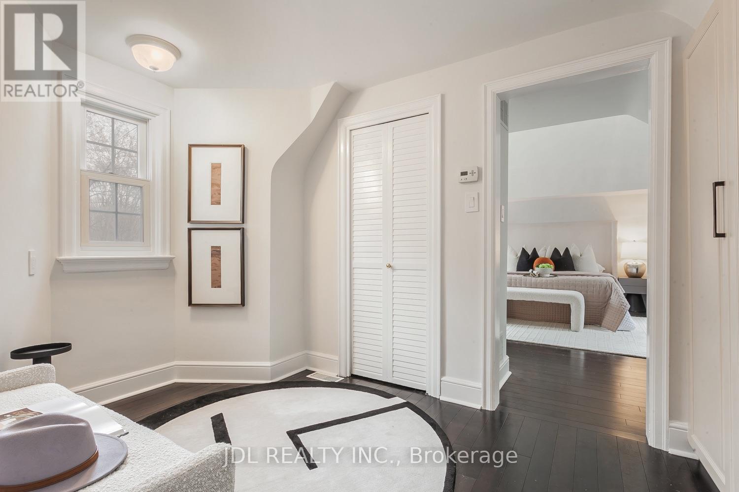 6 FARMINGDALE ROAD - 20