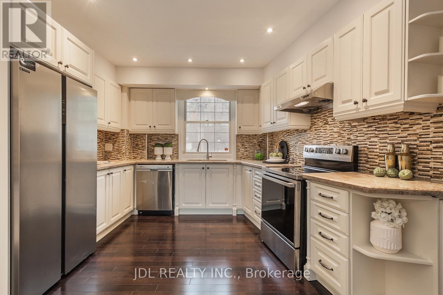 6 FARMINGDALE ROAD - Image 6