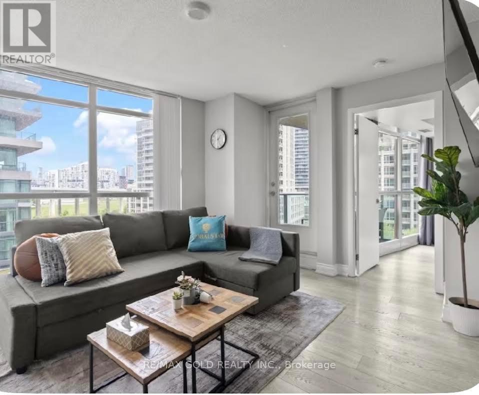 #620 215 FORT YORK BOULEVARD - 1