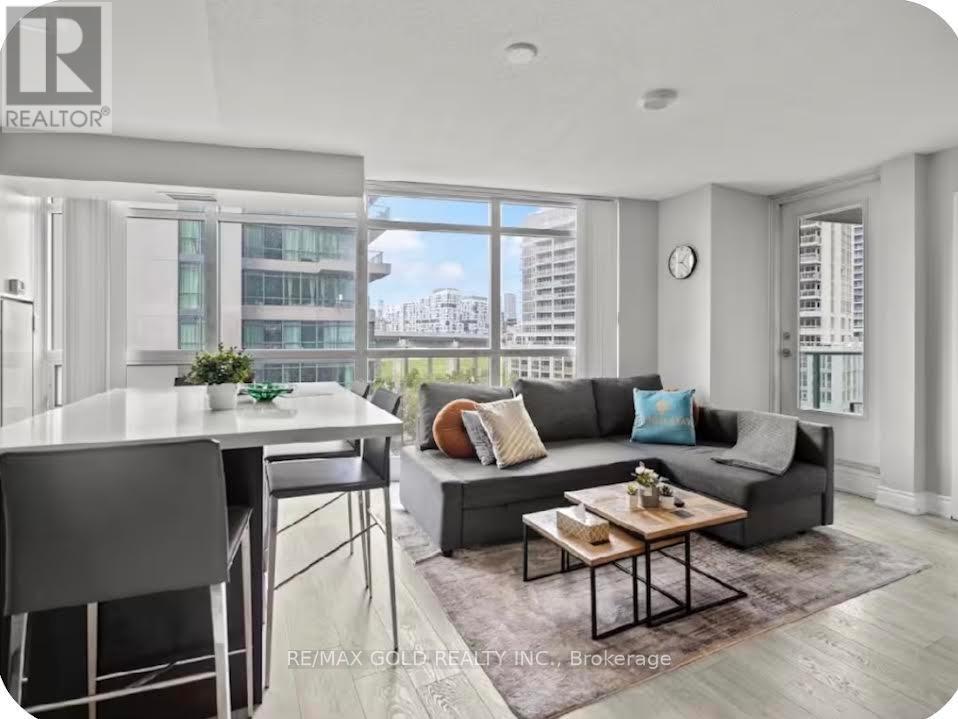 #620 215 FORT YORK BOULEVARD - Image 4