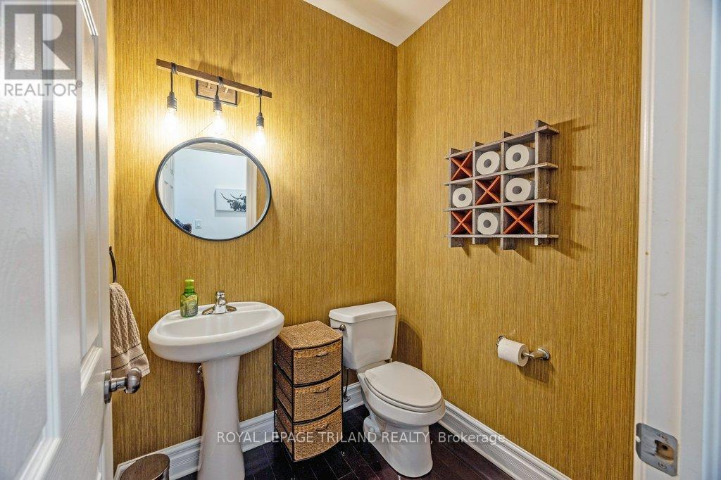 139 SKYLINE AVENUE - 16