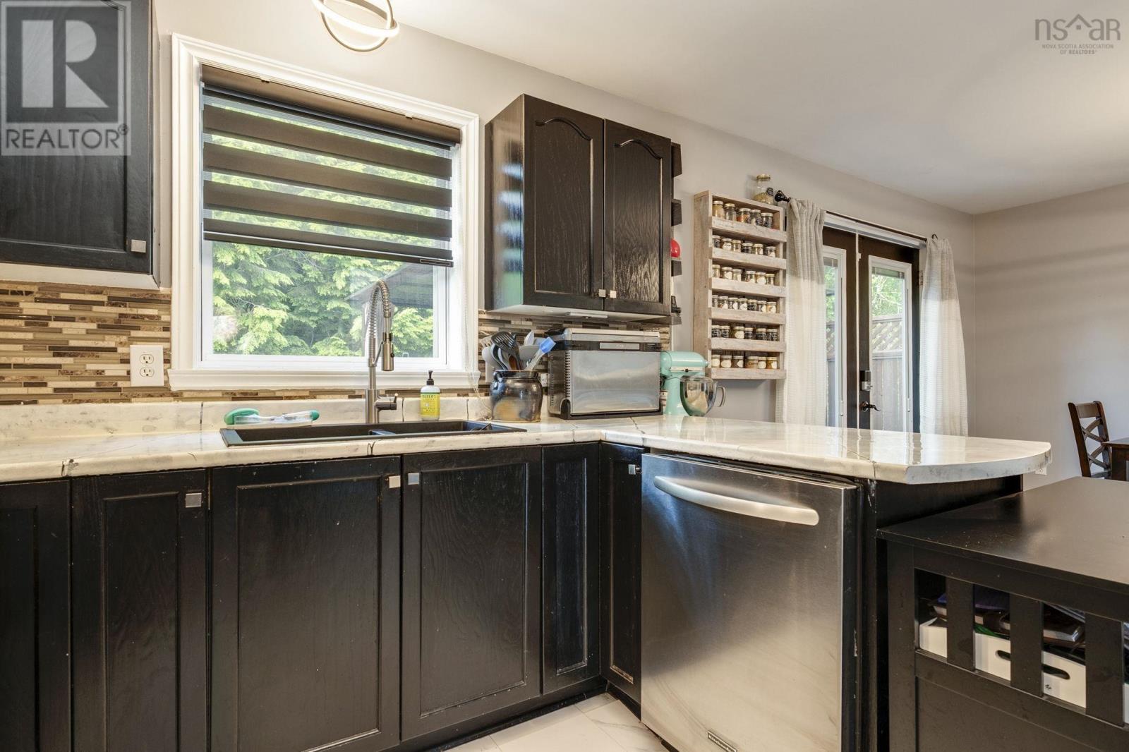 156 Hemlock Drive - 13