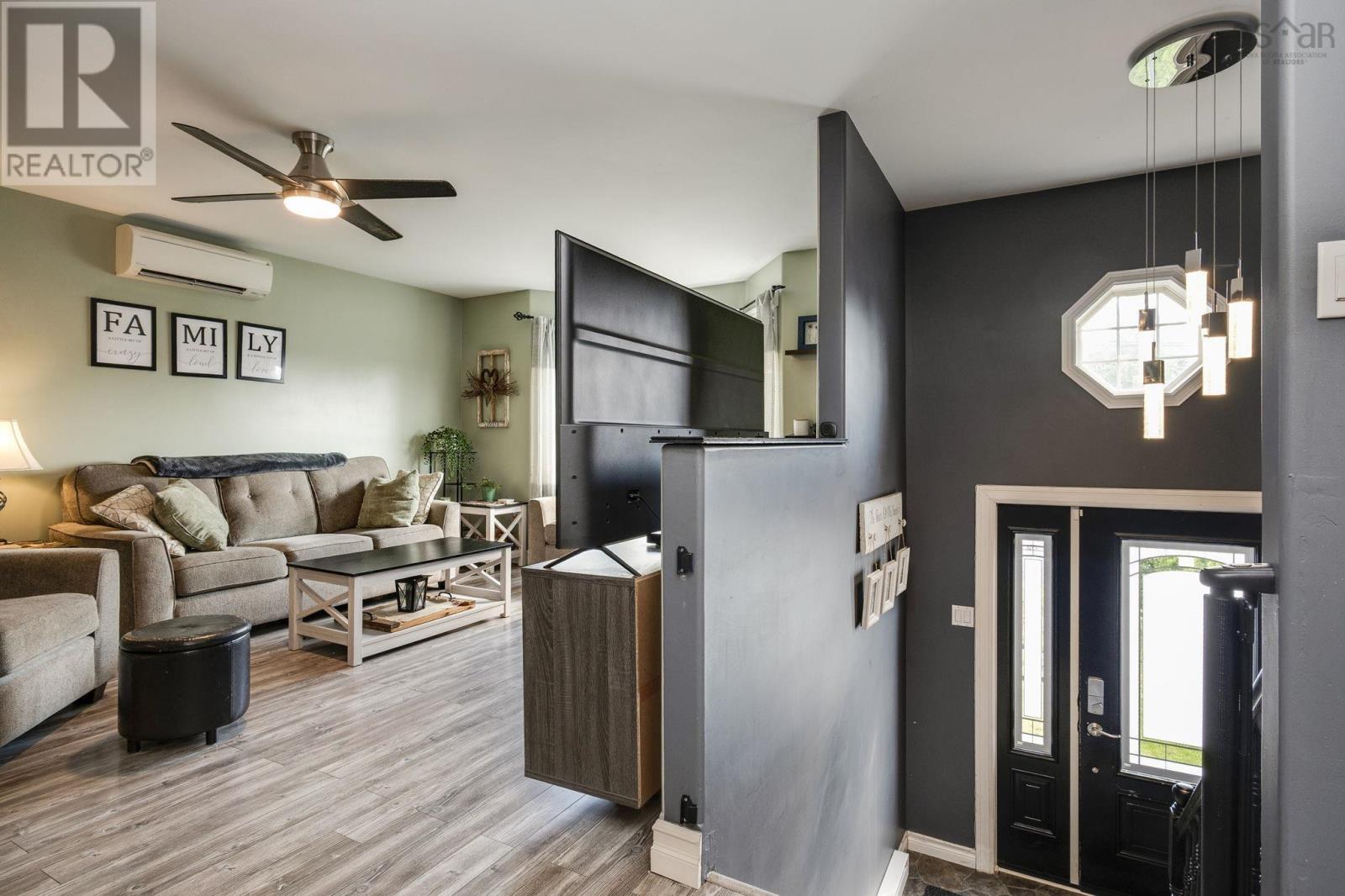 156 Hemlock Drive - 4