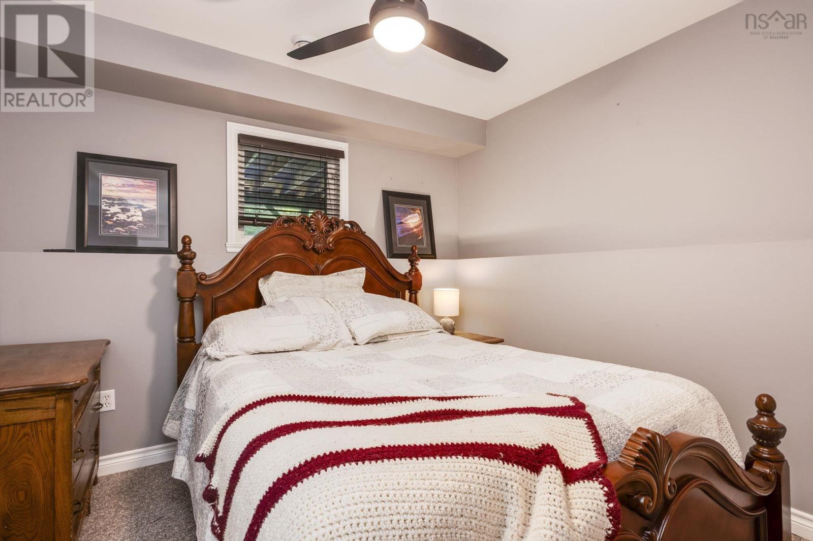 156 Hemlock Drive - 32