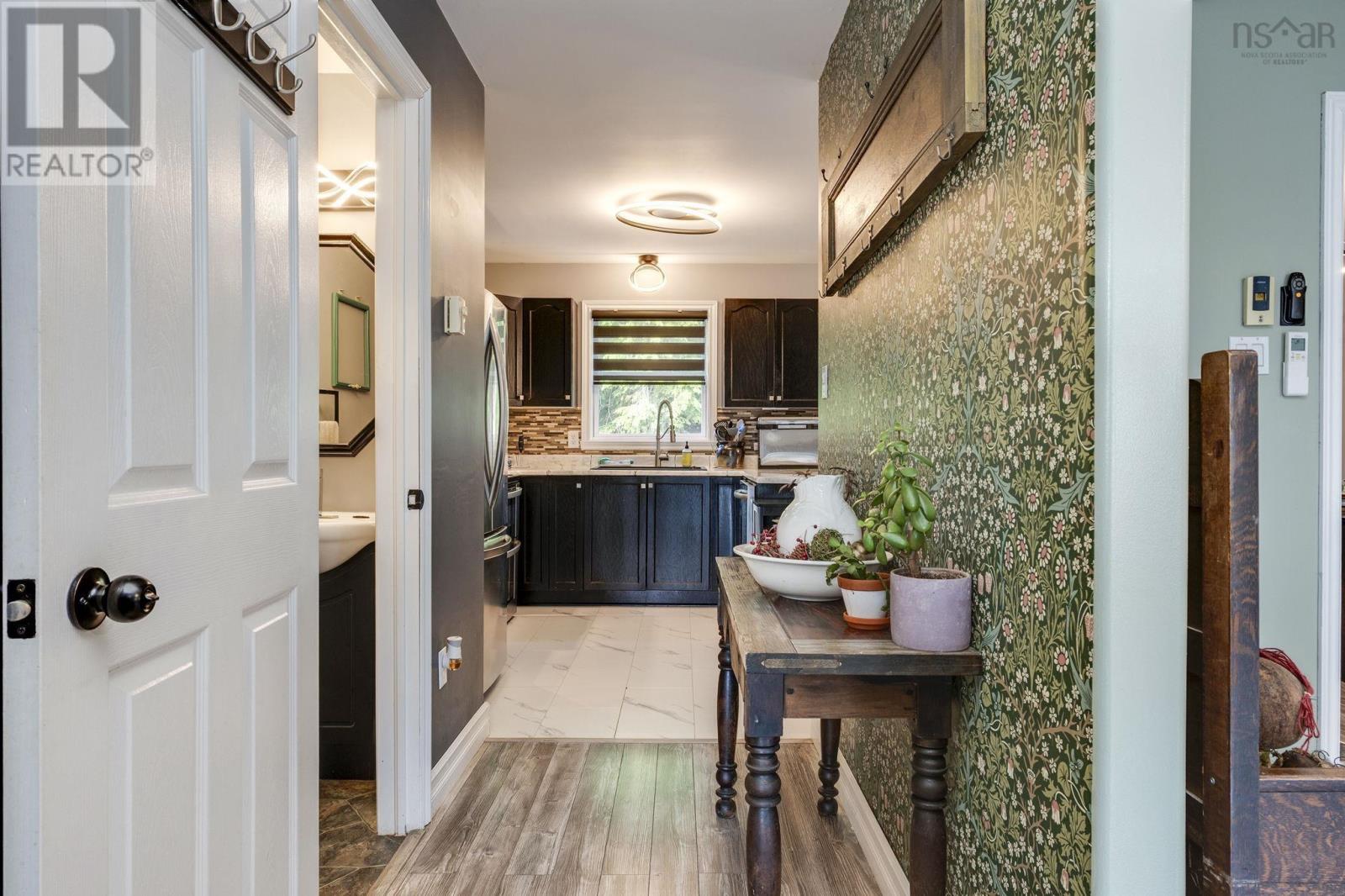 156 Hemlock Drive - 6