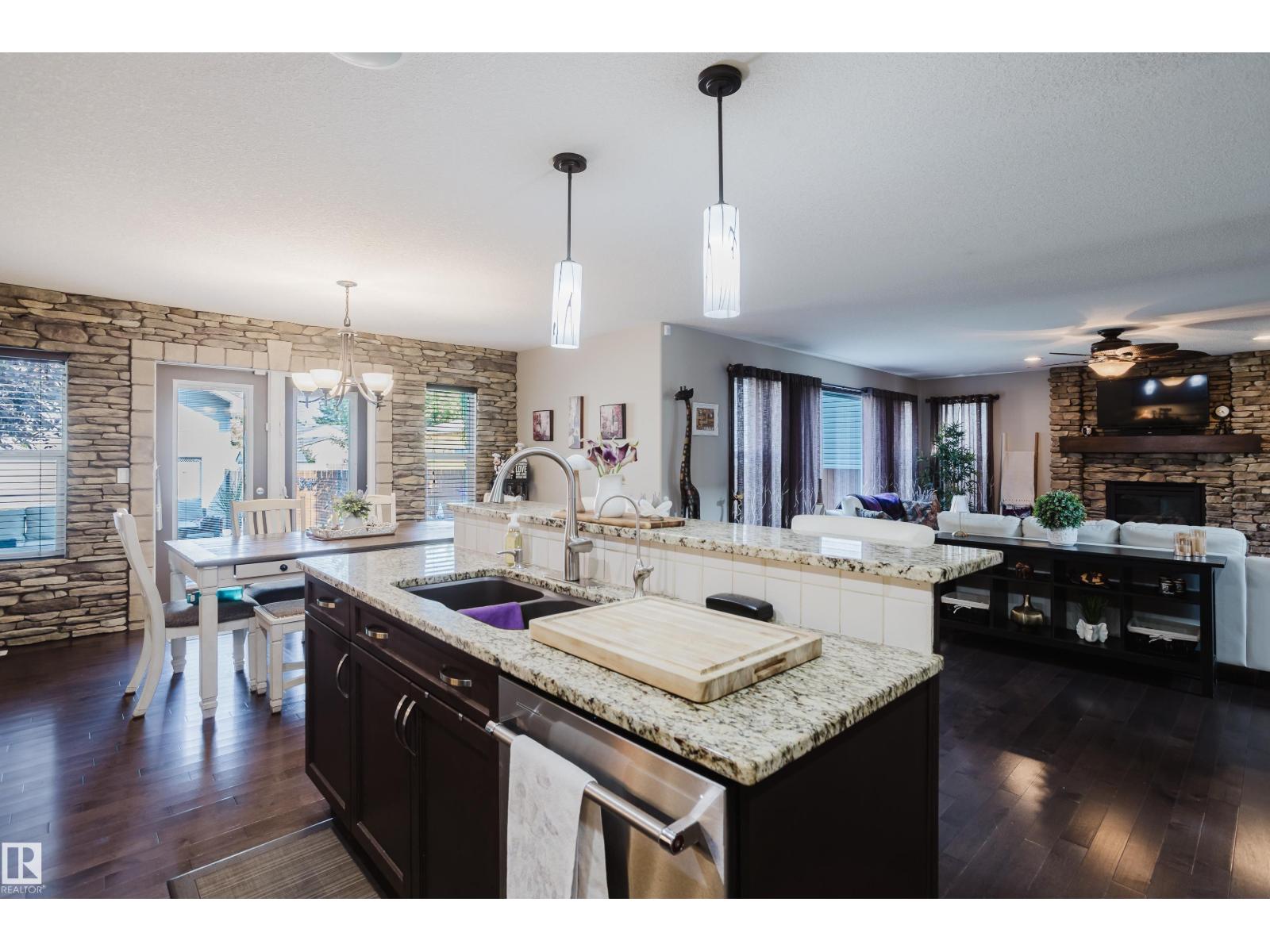 9729 159 ST NW - 10