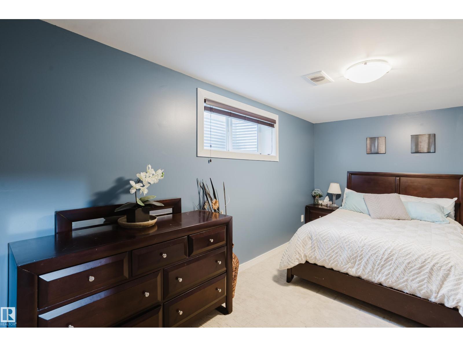 9729 159 ST NW - 38