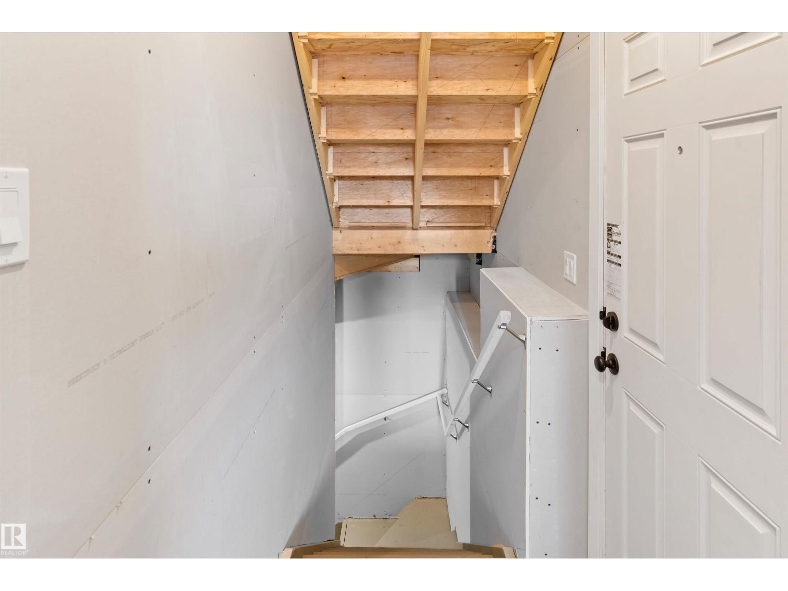 19356 29 Avenue NW - Photo 32
