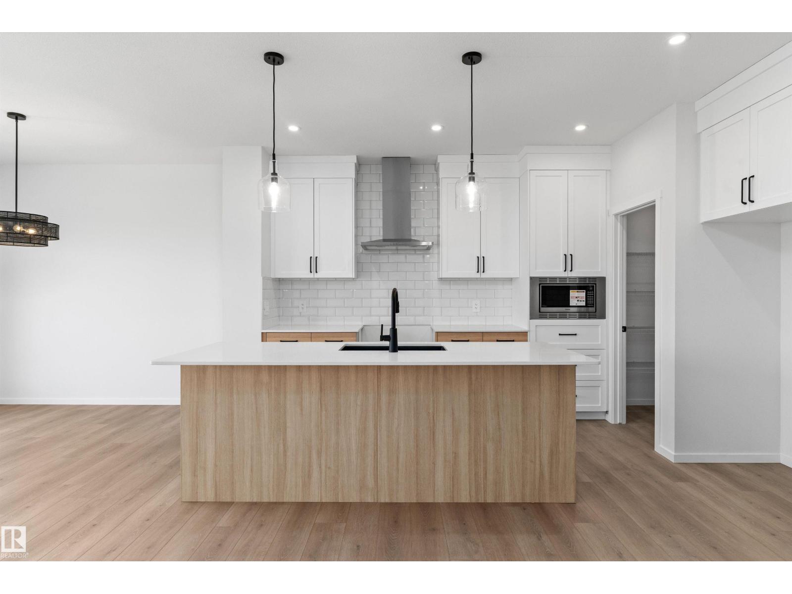 18808 29 Avenue NW - Photo 13