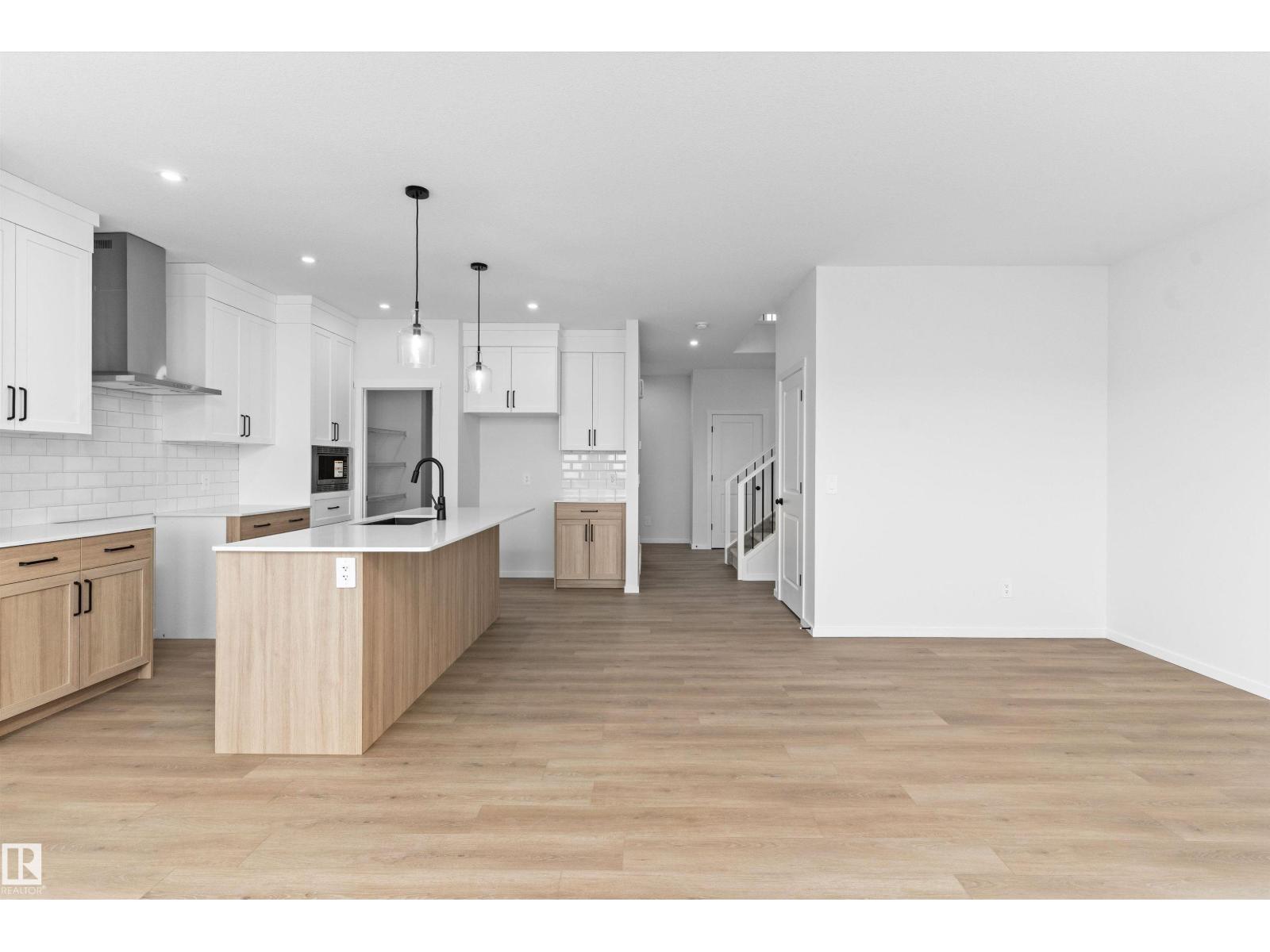 18808 29 Avenue NW - Photo 8