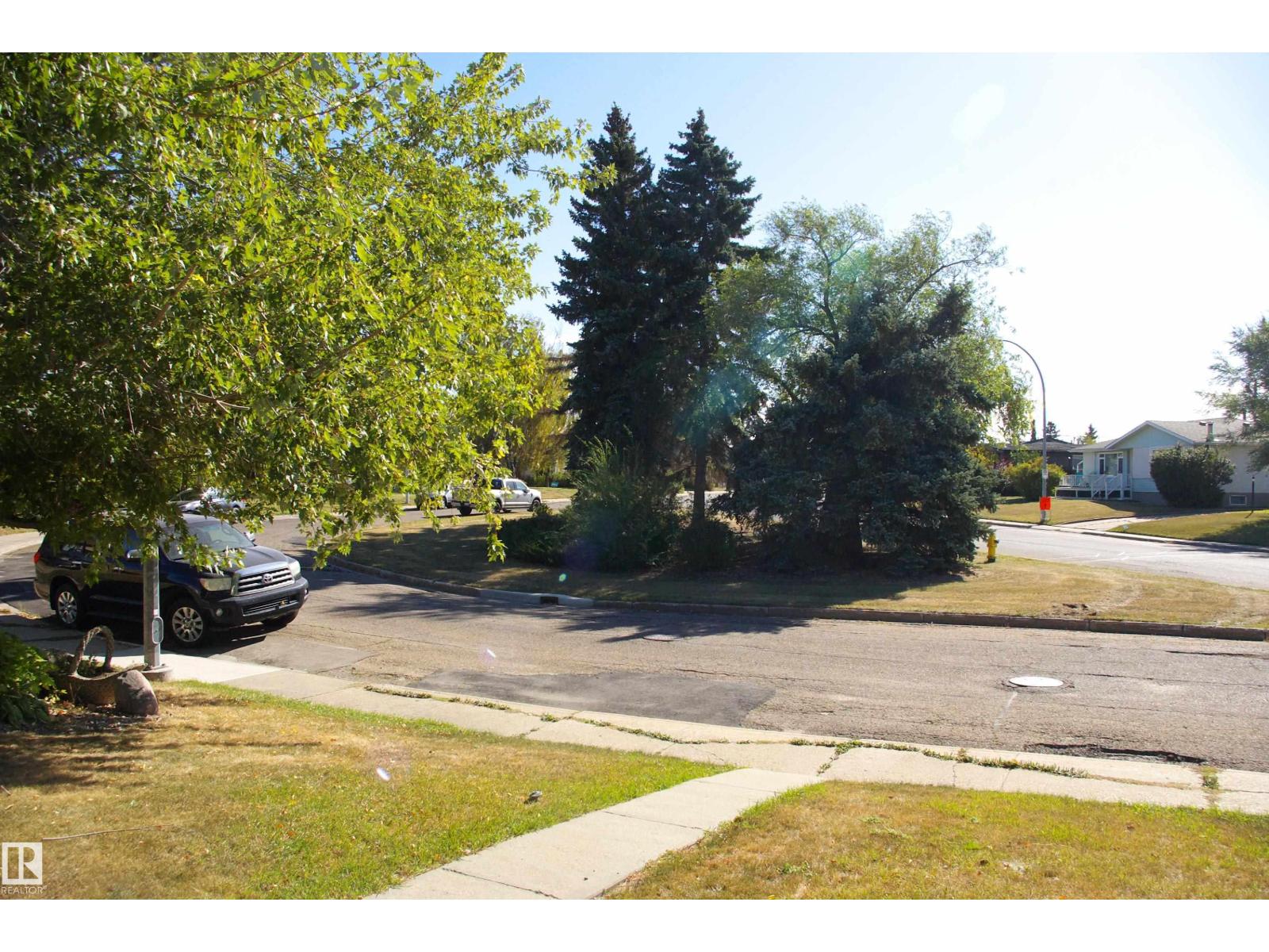9615 57 ST NW, Ottewell, Edmonton photo 2