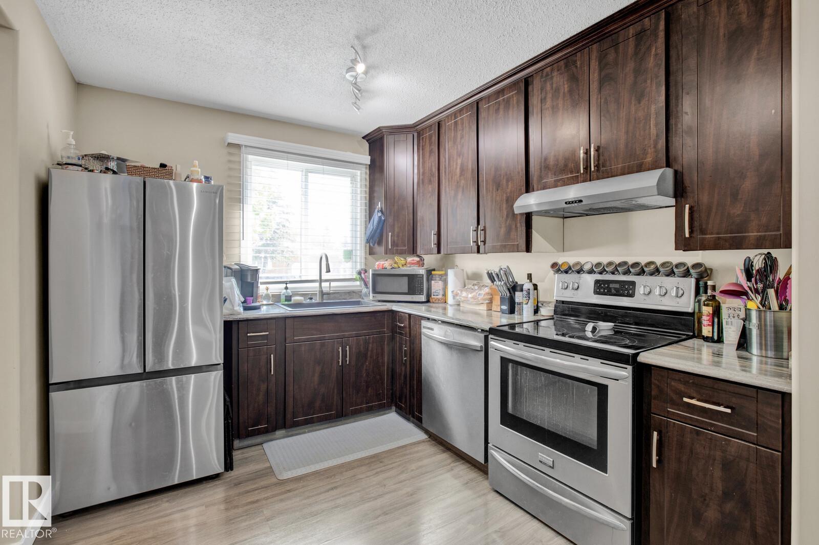 8314 182 ST NW - 10
