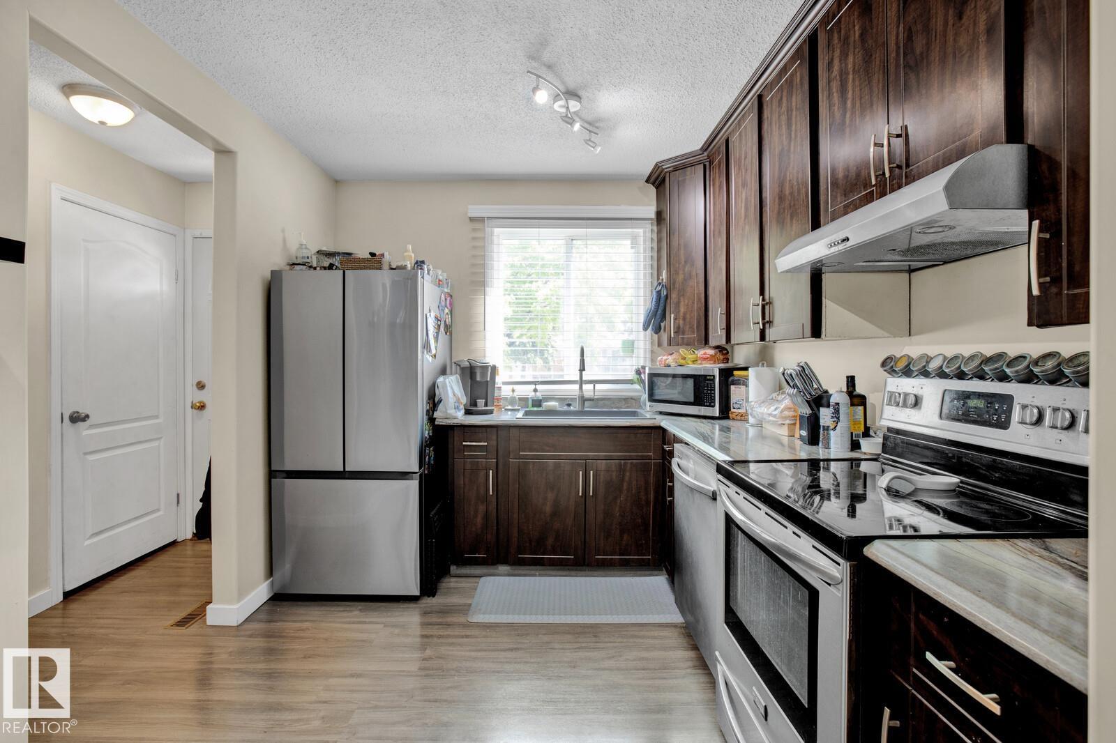 8314 182 ST NW - 11