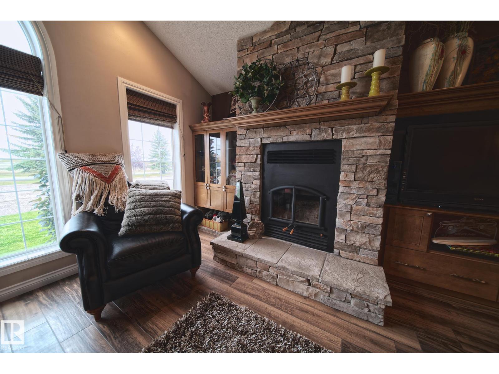 451066 Range Road 73 - 9