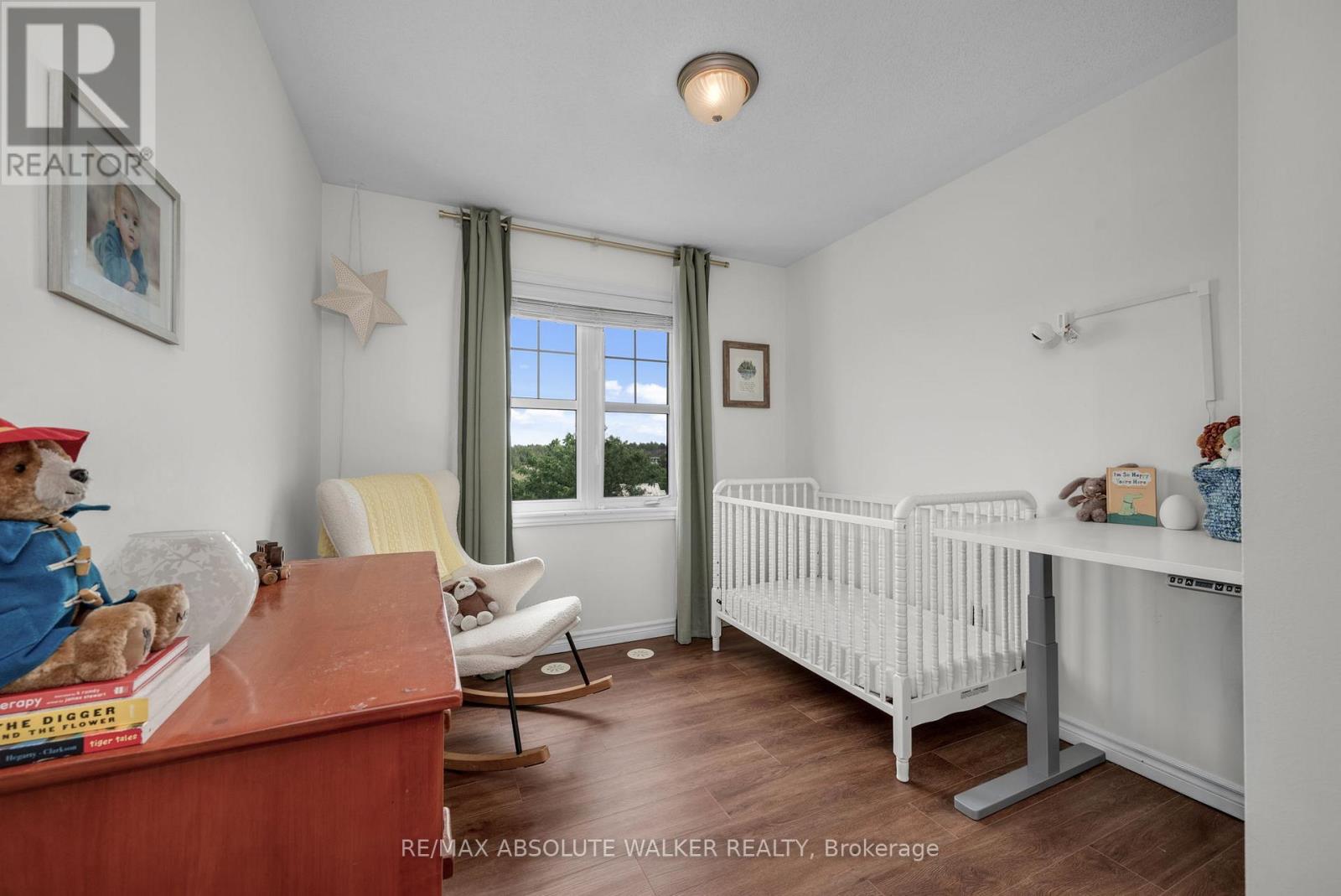 156 SUNSHINE CRESCENT - 22