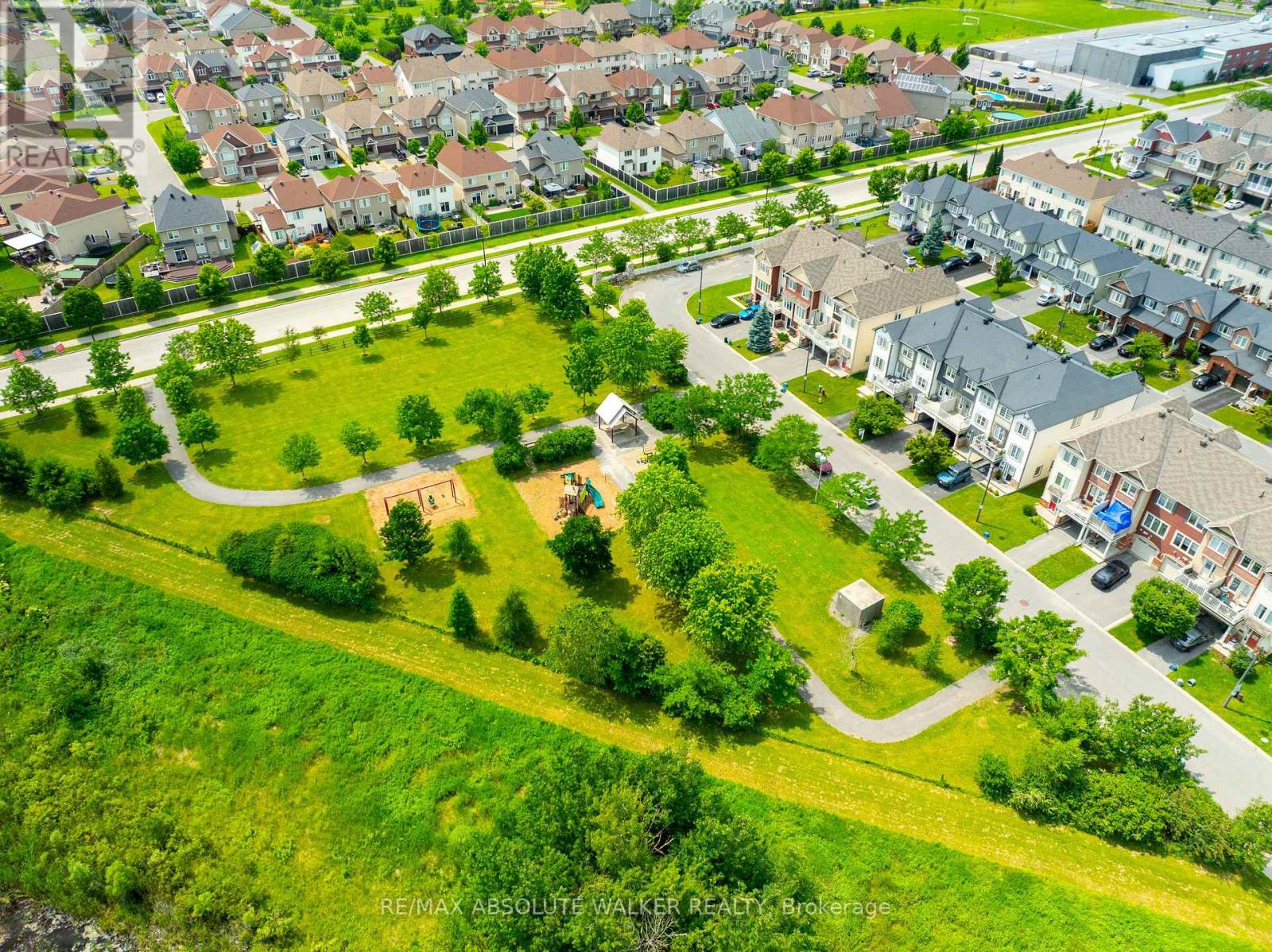 156 SUNSHINE CRESCENT - 29