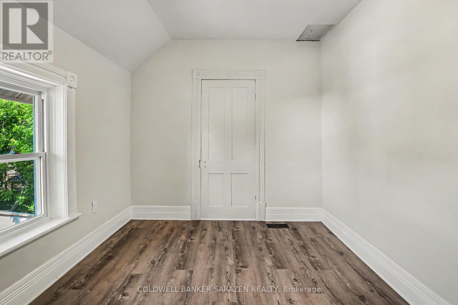 48 NORMA STREET S - 26